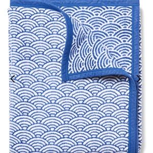 Chappy Wrap blanket "scallop" Pattee in. Cream and navy. Perfect gift blanket!